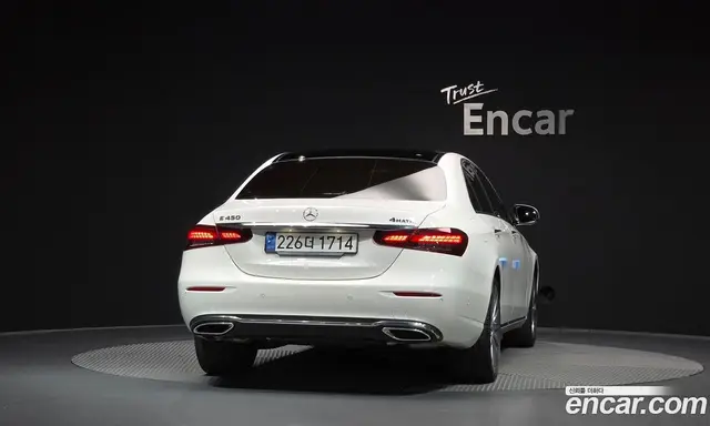 Mercedes-Benz E-Class 2023 3.0 автомат (гидро), миниатюра 4