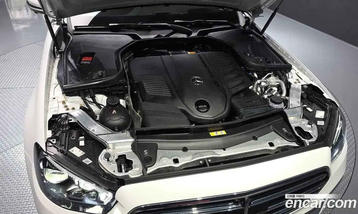 Mercedes-Benz E-Class 2023 3.0 автомат (гидро), фото 6