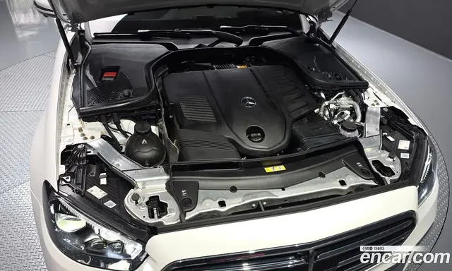 Mercedes-Benz E-Class 2023 3.0 автомат (гидро), миниатюра 6
