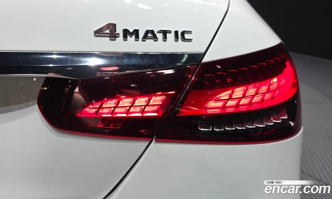 Mercedes-Benz E-Class 2023 3.0 автомат (гидро), фото 9