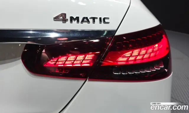 Mercedes-Benz E-Class 2023 3.0 автомат (гидро), миниатюра 9
