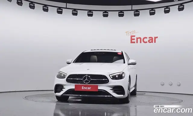 Mercedes-Benz E-Class 2023 2.0 автомат (гидро), миниатюра 3