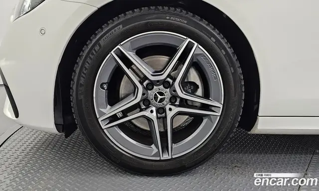 Mercedes-Benz E-Class 2023 2.0 автомат (гидро), миниатюра 5