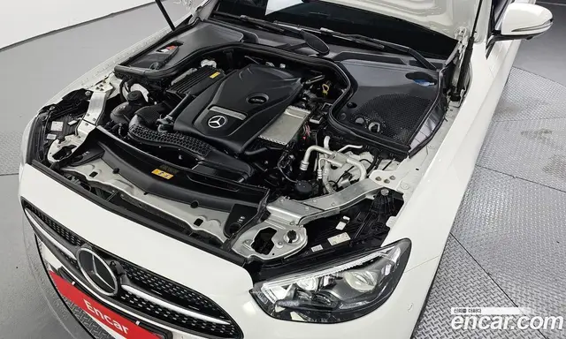 Mercedes-Benz E-Class 2023 2.0 автомат (гидро), миниатюра 6
