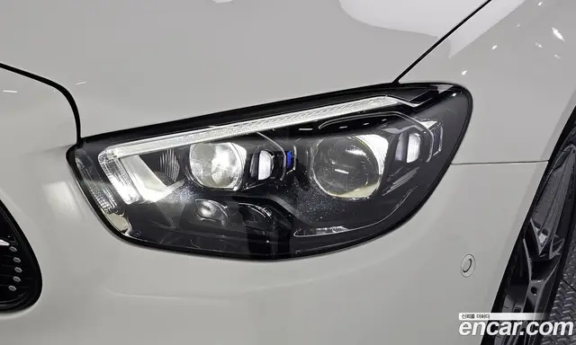 Mercedes-Benz E-Class 2023 2.0 автомат (гидро), миниатюра 8