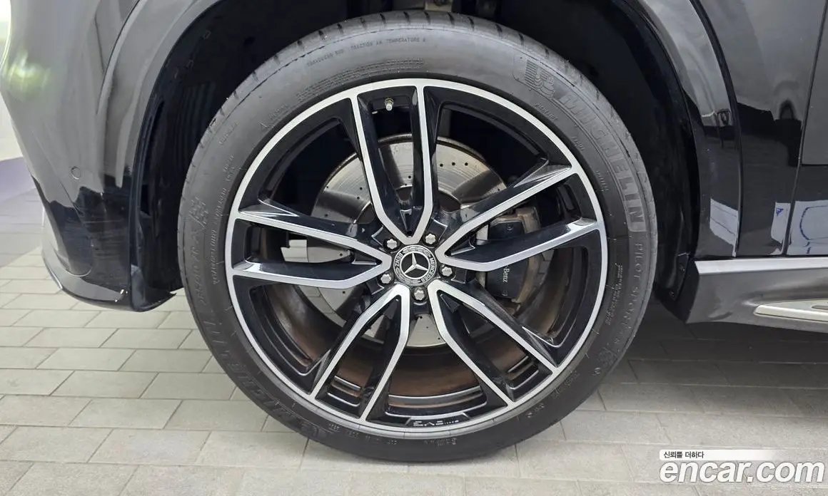 Mercedes-Benz GLS-Class 2024 4.0 автомат (гидро), фото 5