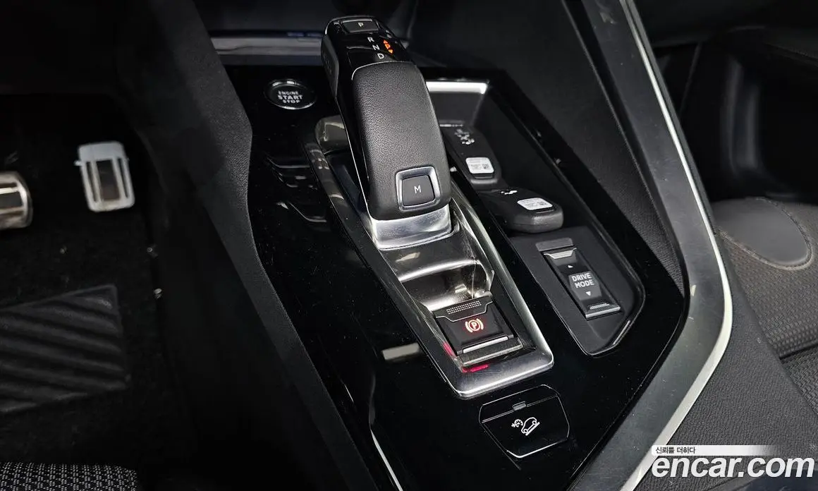 Peugeot 3008 2022 1.2 автомат (гидро), фото 12
