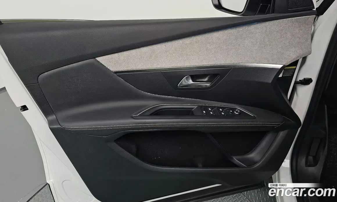 Peugeot 3008 2022 1.2 автомат (гидро), фото 14
