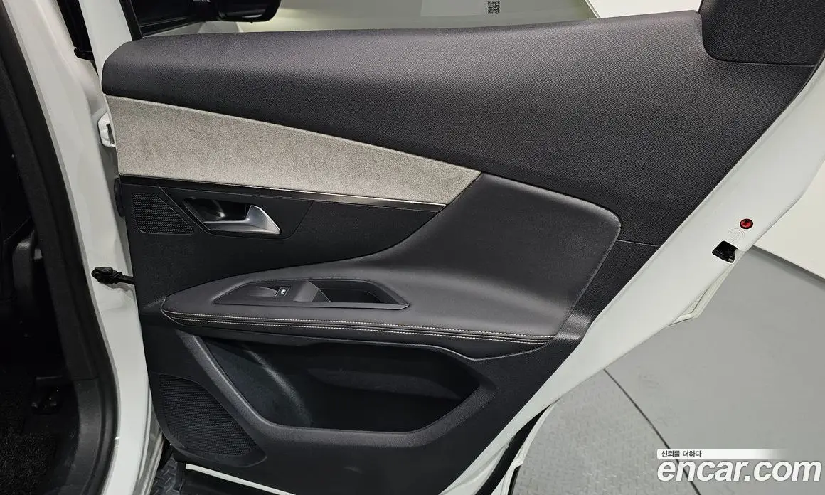 Peugeot 3008 2022 1.2 автомат (гидро), фото 15