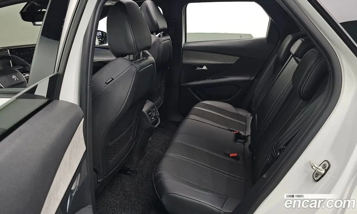 Peugeot 3008 2022 1.2 автомат (гидро), фото 17