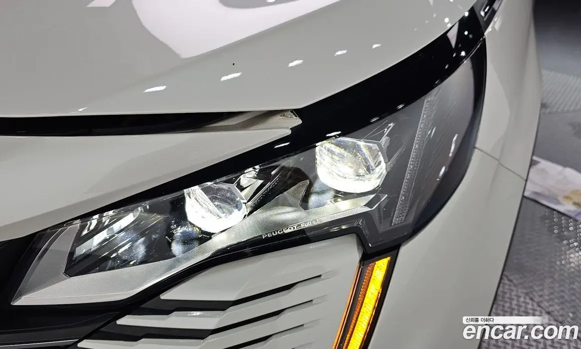 Peugeot 3008 2022 1.2 автомат (гидро), фото 8