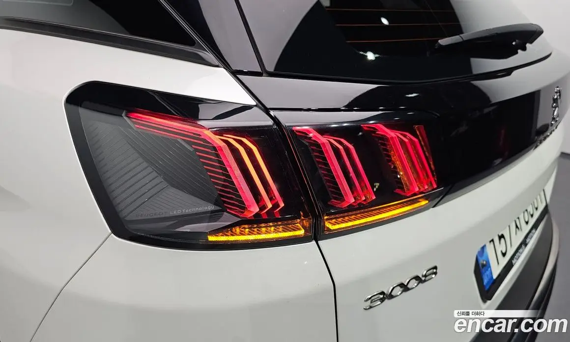 Peugeot 3008 2022 1.2 автомат (гидро), фото 9