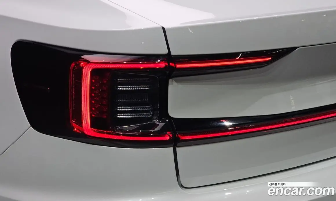 Polestar Polestar 2 2023 0.2 автомат (гидро), фото 9 Polestar Polestar 2 2023 0.2 автомат (гидро), фото 9