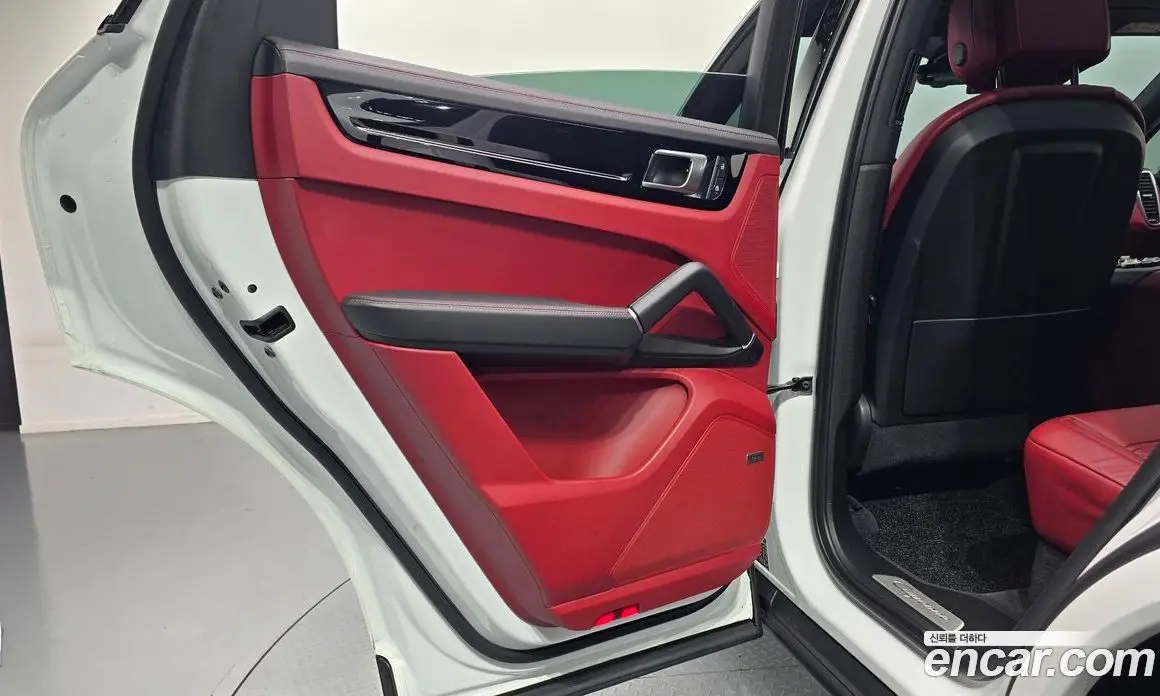 Porsche Cayenne 2022 3.0 автомат (гидро), фото 15