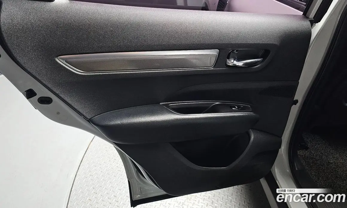 Renault (Samsung) QM6 2017 2.0 автомат (гидро), фото 15 Renault (Samsung) QM6 2017 2.0 автомат (гидро), фото 15
