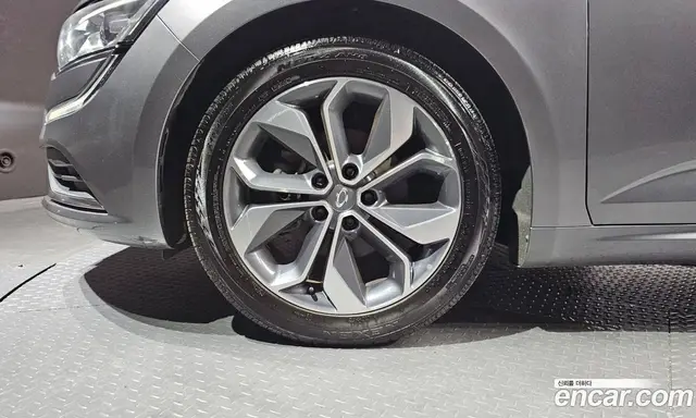 Renault (Samsung) SM6 2018 1.6 автомат (гидро), миниатюра 5 Renault (Samsung) SM6 2018 1.6 автомат (гидро), миниатюра 5