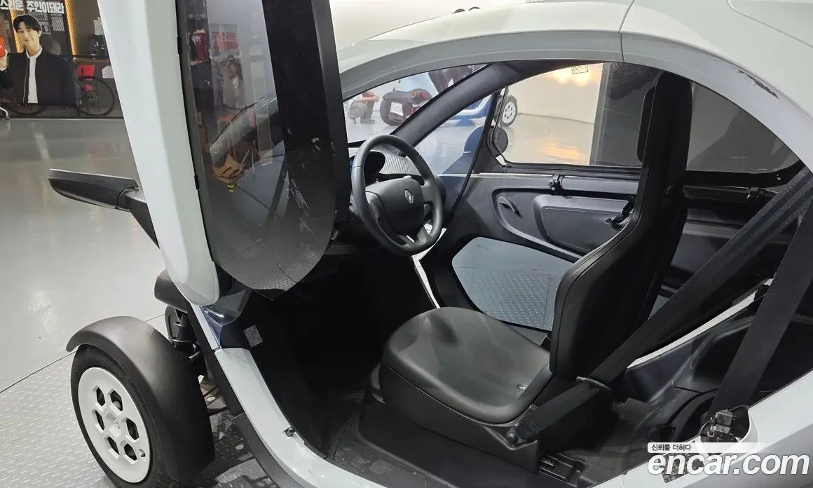 Renault (Samsung) Twizy 2020 0.1 автомат (гидро), фото 13 Renault (Samsung) Twizy 2020 0.1 автомат (гидро), фото 13