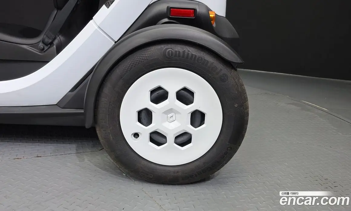 Renault (Samsung) Twizy 2020 0.1 автомат (гидро), фото 7 Renault (Samsung) Twizy 2020 0.1 автомат (гидро), фото 7