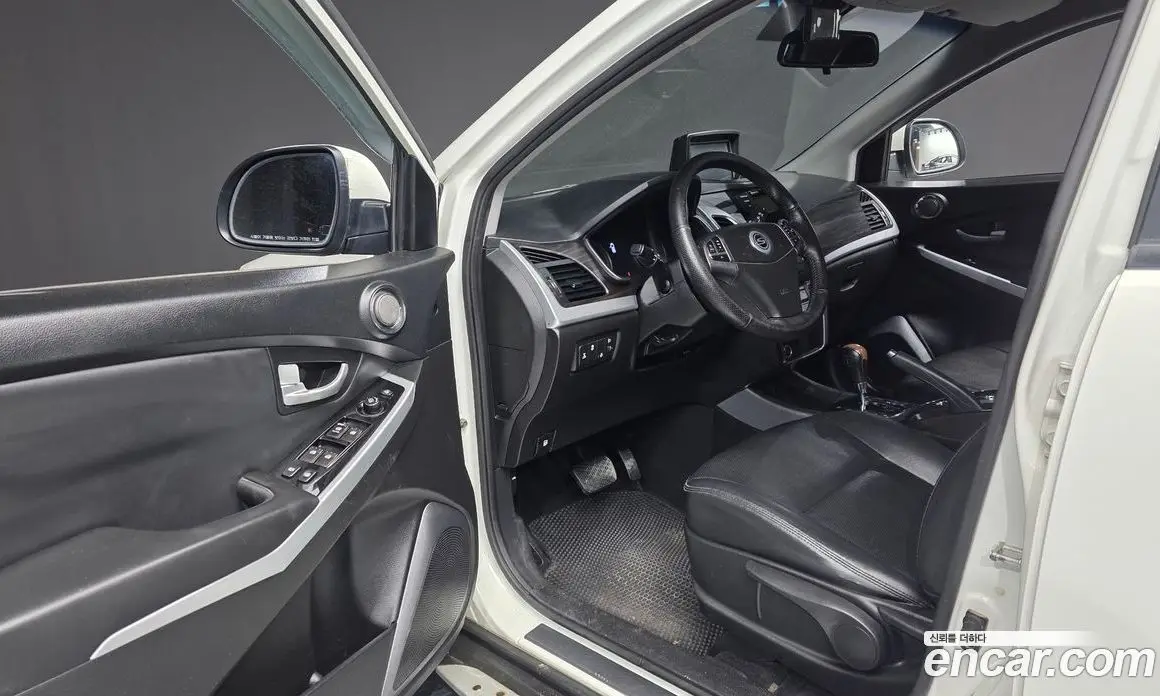 SsangYong Korando 2015 2.2 автомат (гидро), фото 13