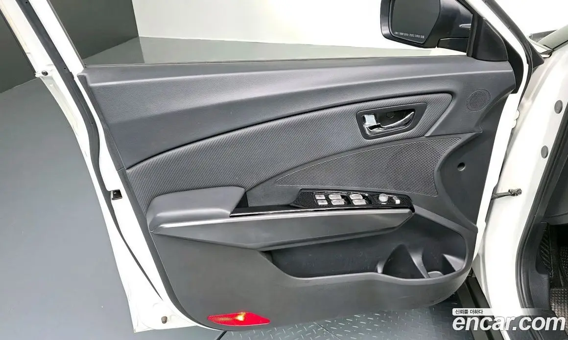 SsangYong TIBOLI 2017 1.6 автомат (гидро), фото 14