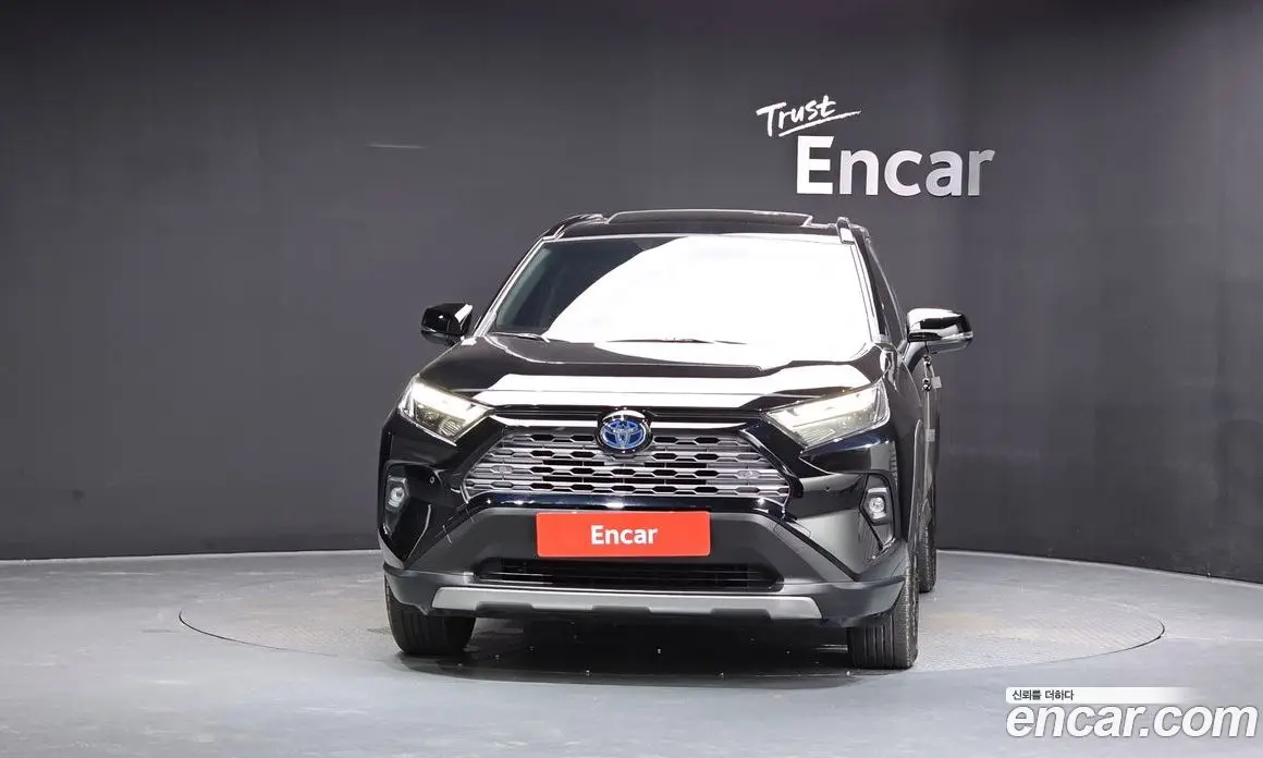 Toyota RAV4 2023 2.5 автомат (гидро), фото 3