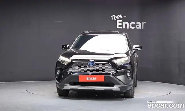 Toyota RAV4 2023 2.5 автомат (гидро), миниатюра 3