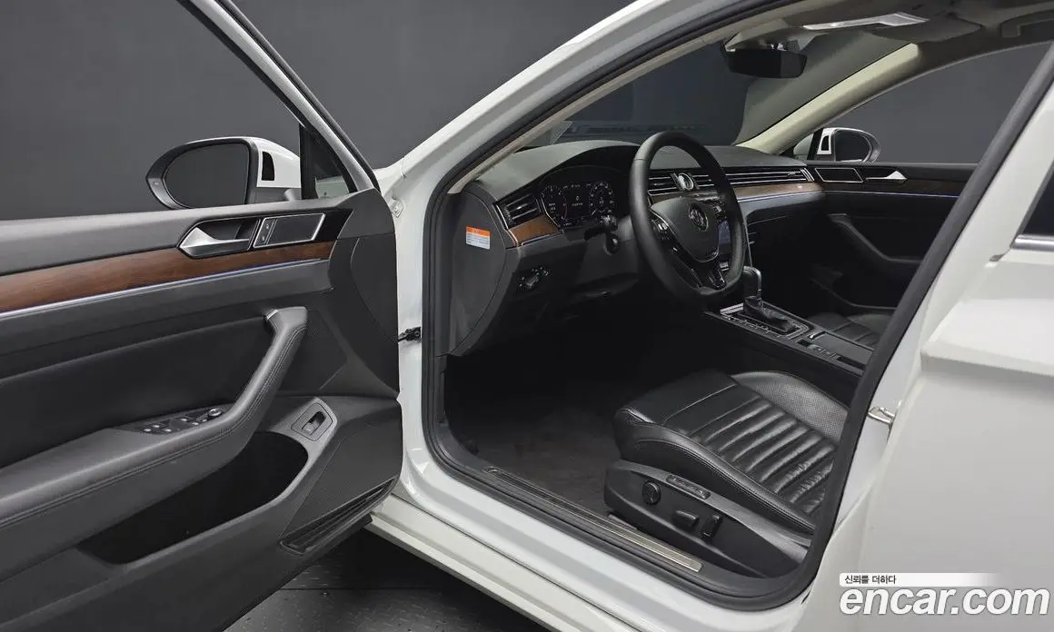 Volkswagen Passat 2018 2.0 автомат (гидро), фото 13