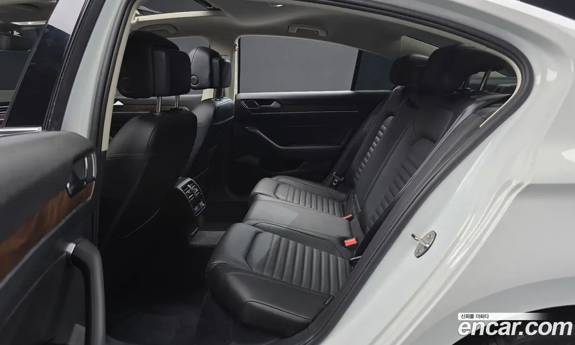 Volkswagen Passat 2018 2.0 автомат (гидро), фото 16