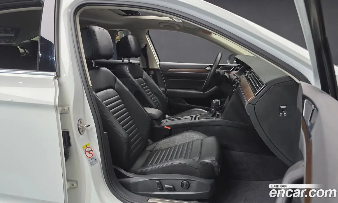 Volkswagen Passat 2018 2.0 автомат (гидро), фото 17