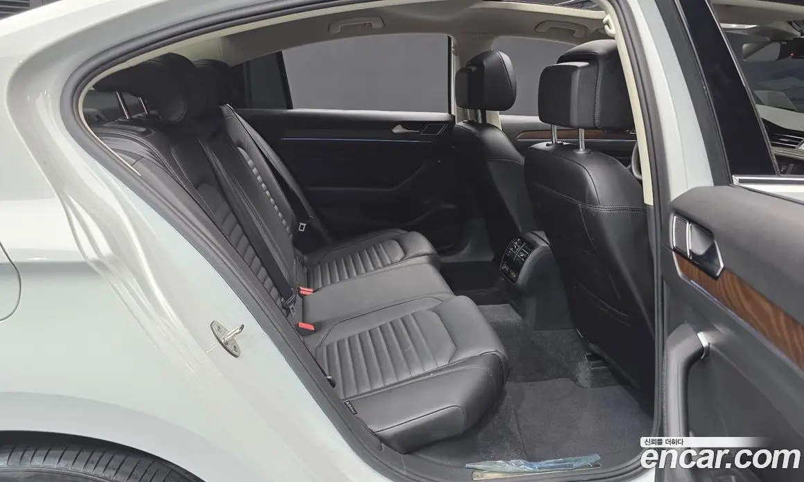 Volkswagen Passat 2018 2.0 автомат (гидро), фото 18