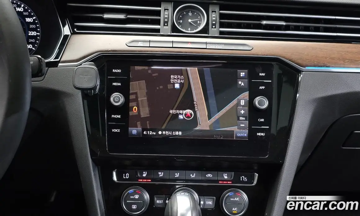Volkswagen Passat 2018 2.0 автомат (гидро), фото 19