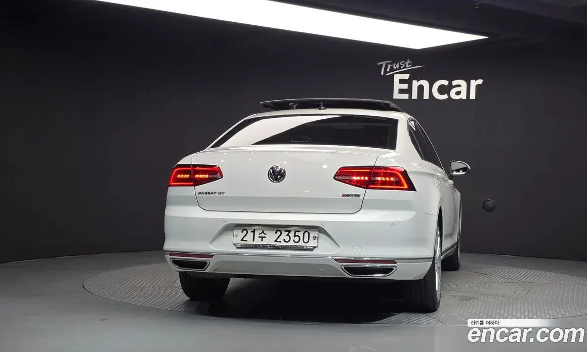 Volkswagen Passat 2018 2.0 автомат (гидро), фото 4