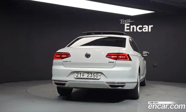 Volkswagen Passat 2018 2.0 автомат (гидро), миниатюра 4