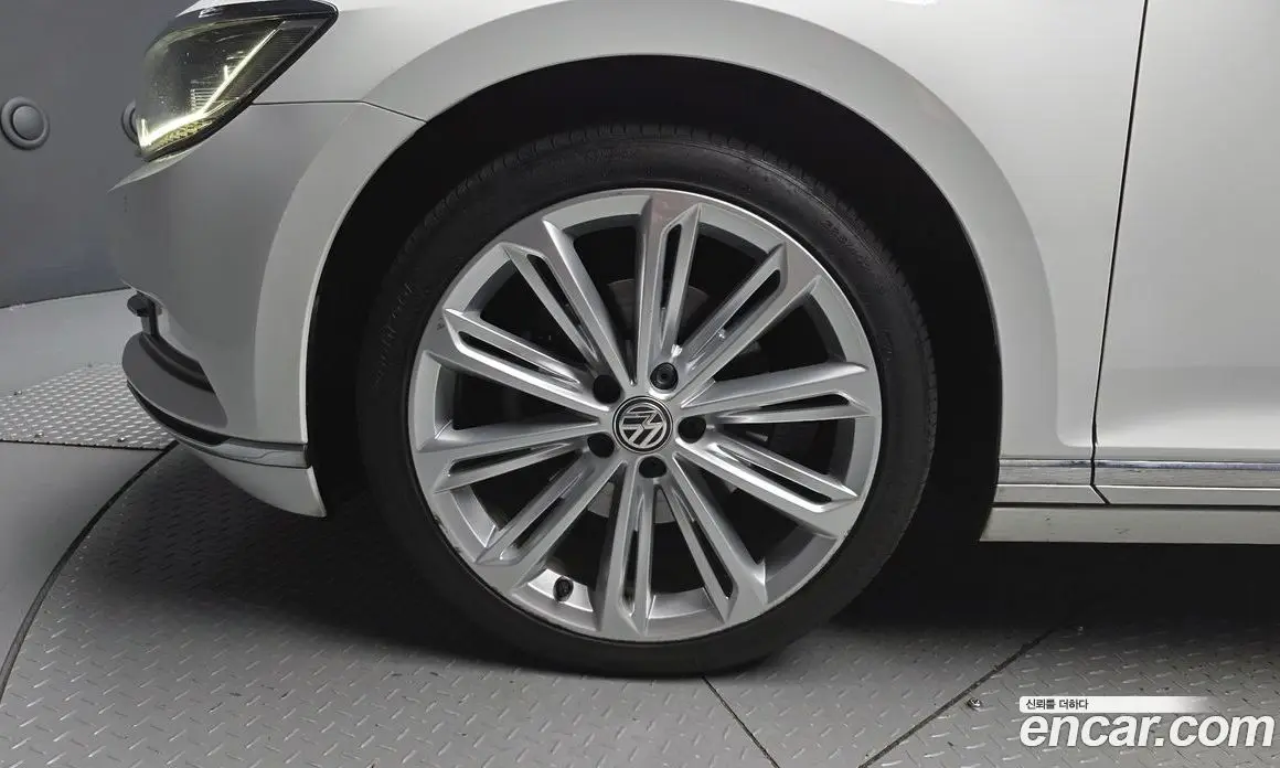 Volkswagen Passat 2018 2.0 автомат (гидро), фото 5