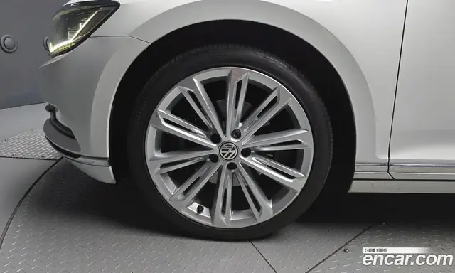Volkswagen Passat 2018 2.0 автомат (гидро), миниатюра 5
