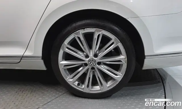 Volkswagen Passat 2018 2.0 автомат (гидро), миниатюра 7