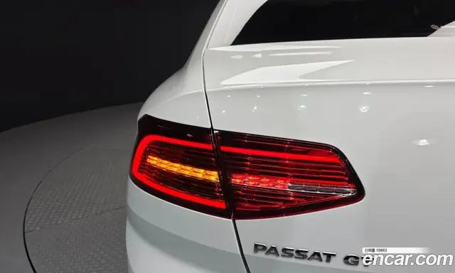 Volkswagen Passat 2018 2.0 автомат (гидро), миниатюра 9