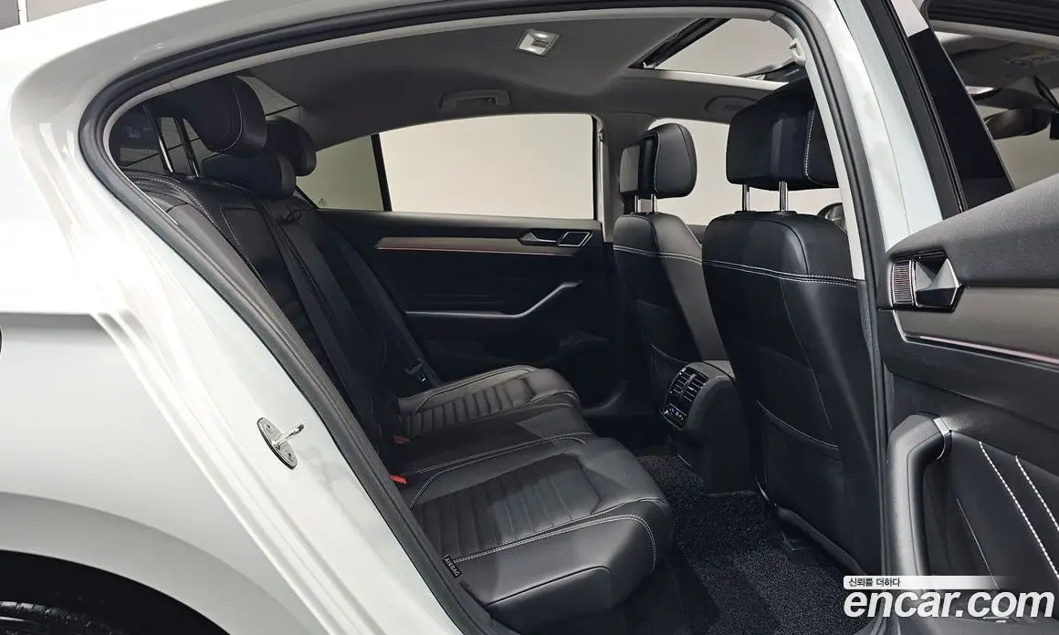 Volkswagen Passat 2022 2.0 автомат (гидро), фото 16 Volkswagen Passat 2022 2.0 автомат (гидро), фото 16