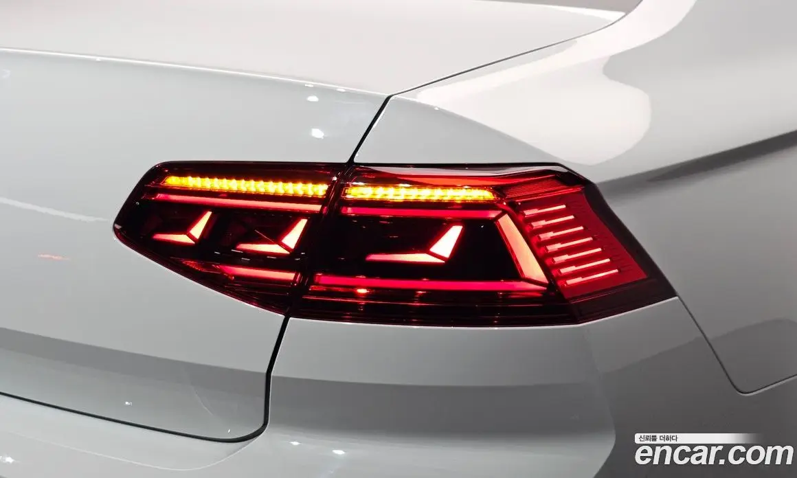 Volkswagen Passat 2022 2.0 автомат (гидро), фото 8 Volkswagen Passat 2022 2.0 автомат (гидро), фото 8