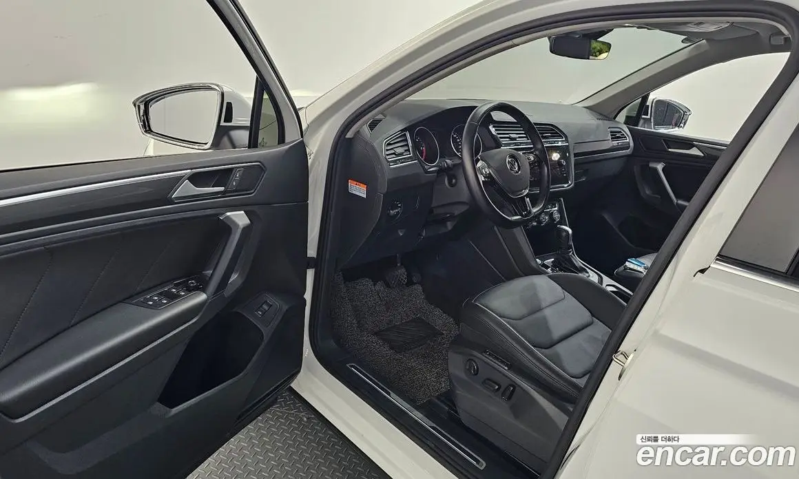 Volkswagen Tiguan 2020 2.0 автомат (гидро), фото 13