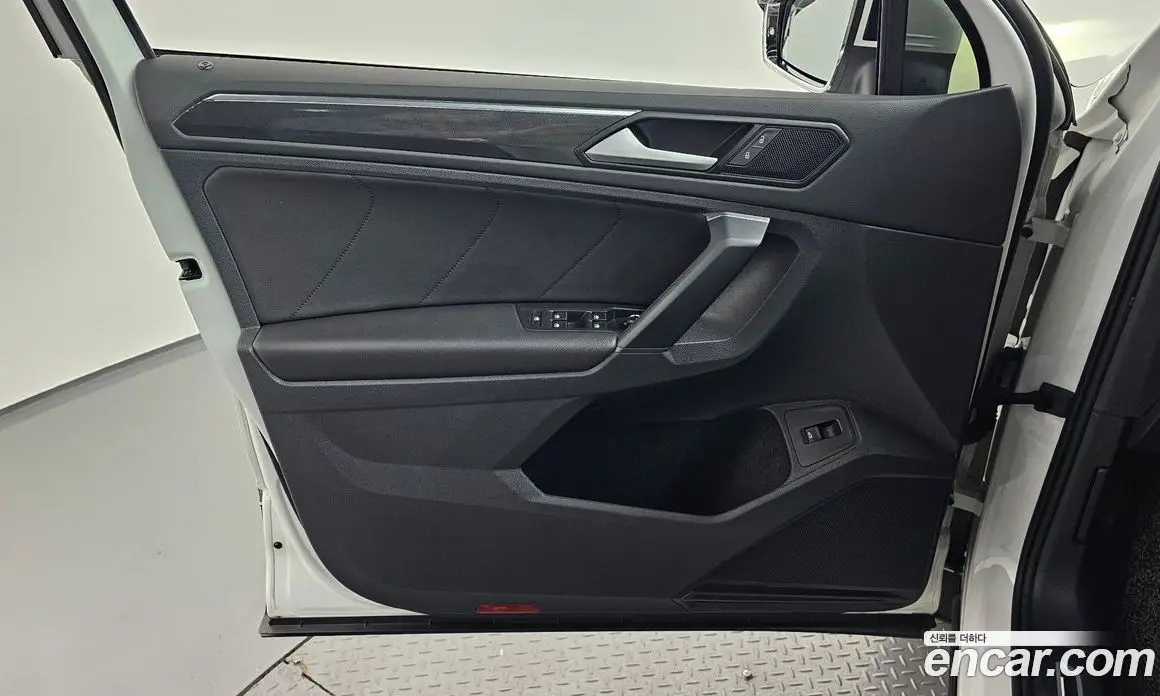 Volkswagen Tiguan 2020 2.0 автомат (гидро), фото 14
