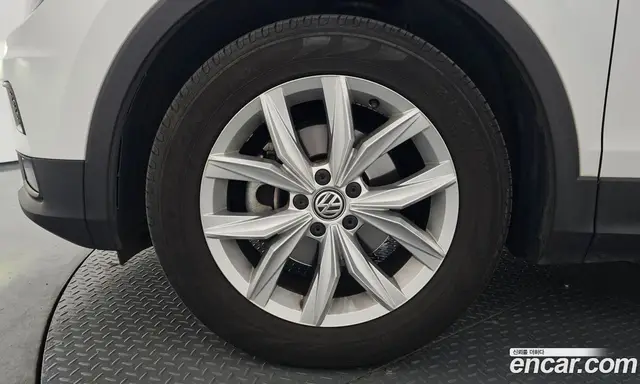Volkswagen Tiguan 2020 2.0 автомат (гидро), миниатюра 5