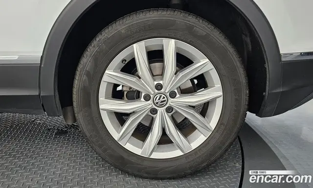 Volkswagen Tiguan 2020 2.0 автомат (гидро), миниатюра 7
