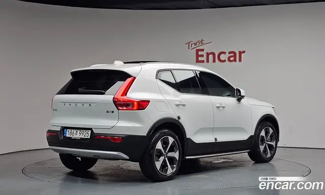 Volvo XC40, 2023, 15 967 км