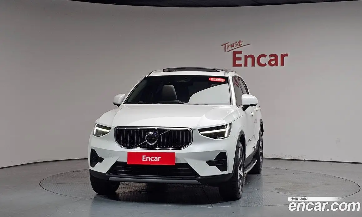 Volvo XC40 2023 2.0 автомат (гидро), фото 2 Volvo XC40 2023 2.0 автомат (гидро), фото 2