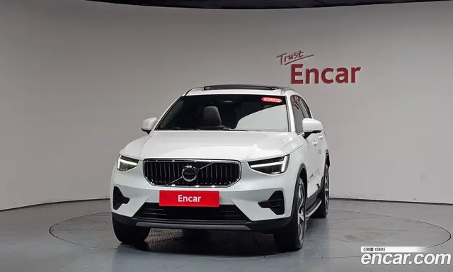 Volvo XC40 2023 2.0 автомат (гидро), миниатюра 2 Volvo XC40 2023 2.0 автомат (гидро), миниатюра 2