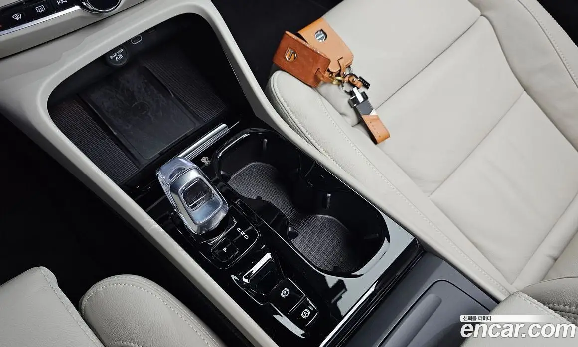 Volvo XC40 2023 2.0 автомат (гидро), фото 11 Volvo XC40 2023 2.0 автомат (гидро), фото 11
