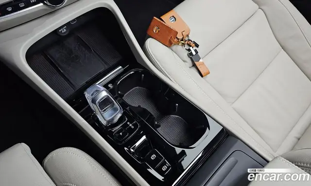 Volvo XC40 2023 2.0 автомат (гидро), миниатюра 11 Volvo XC40 2023 2.0 автомат (гидро), миниатюра 11