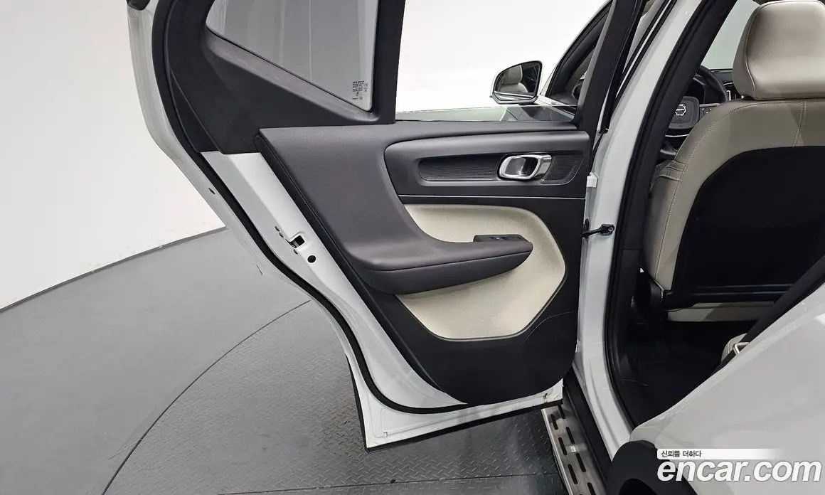 Volvo XC40 2023 2.0 автомат (гидро), фото 14 Volvo XC40 2023 2.0 автомат (гидро), фото 14