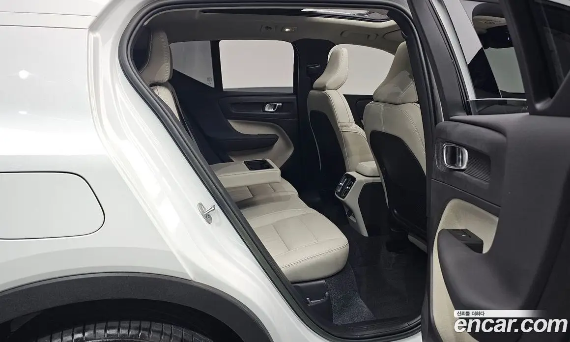 Volvo XC40 2023 2.0 автомат (гидро), фото 16 Volvo XC40 2023 2.0 автомат (гидро), фото 16
